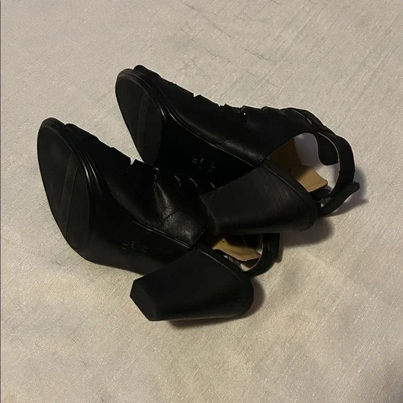 Naturalizer Black Strappy Sandal Heels - Picture 7 of 7